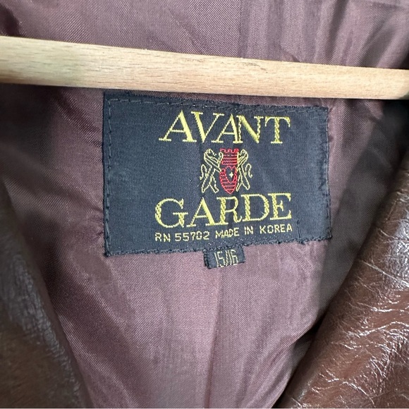 Avant Garde | Vintage Brown Button Down Leather Trench Coat - Picture 10 of 12